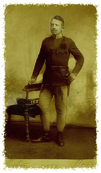 Szab� Istv�n 6 �ves katonai szolg�lata idej�n ( Bilek, Bosznia 1910)